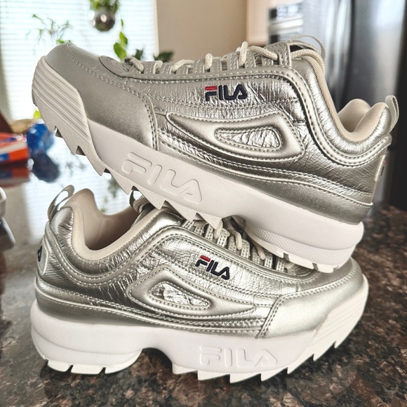 NEW FILA Disruptor F Low Lace-Up Silver Smooth Leather Women's Trainers Size 8 - Picture 1 of 9